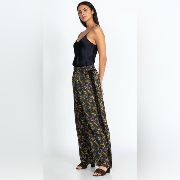 Johnny Was Pants - Johnny Was Silk Butterfly Floral Pants Black Size Medium